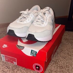 Nike Women's Sneakers in White and Gray